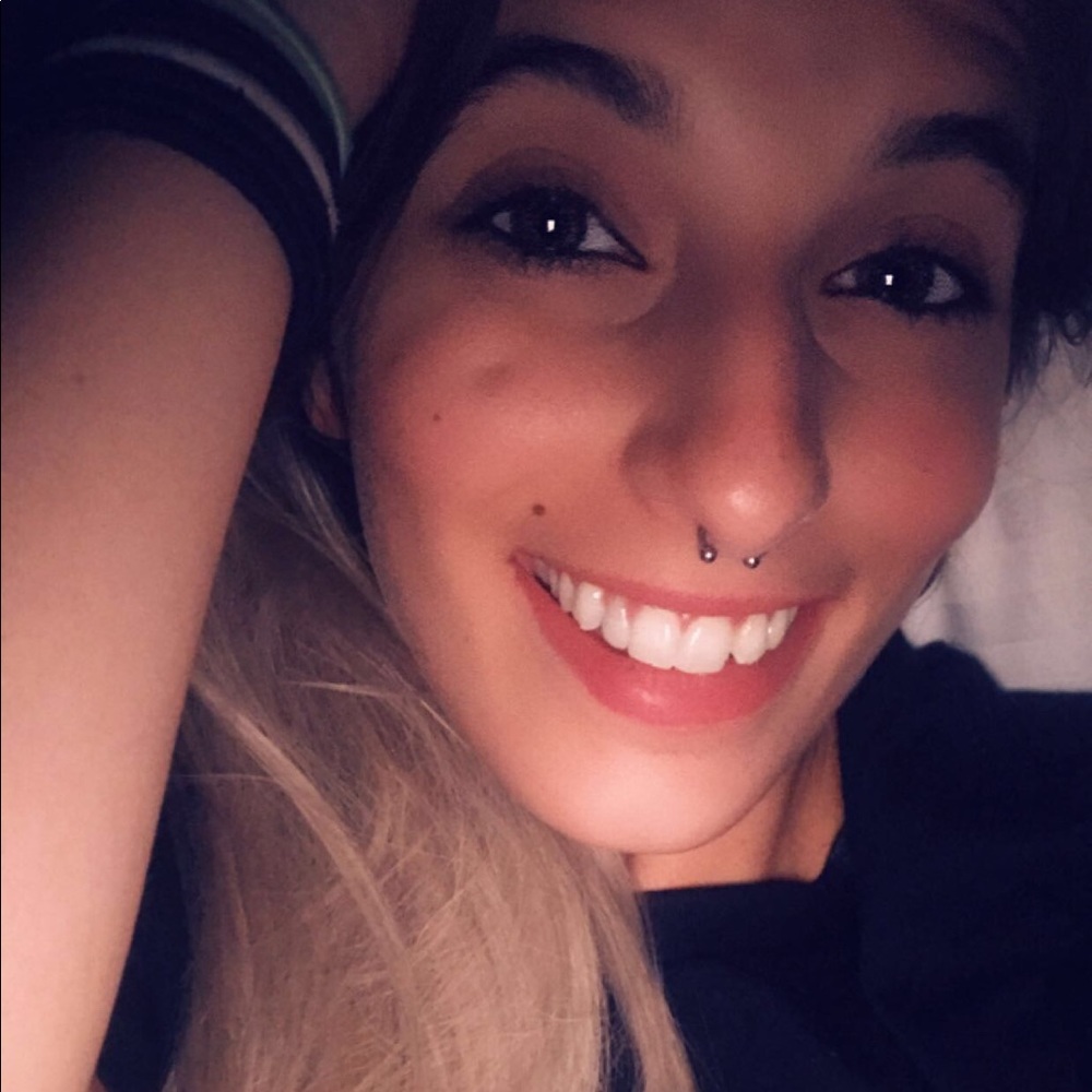 Meet your Posher, Natasha